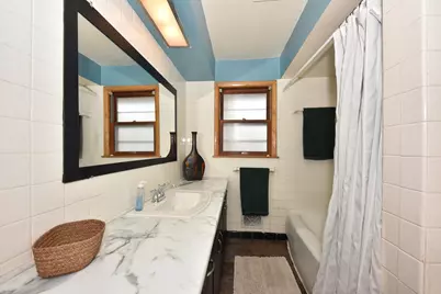 5607 N Argyle Ave, Glendale, WI 53209 - Photo 33