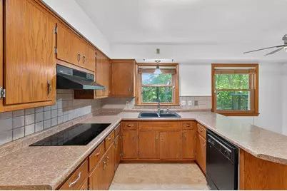 4472 N 104th St, Wauwatosa, WI 53225 - Photo 7