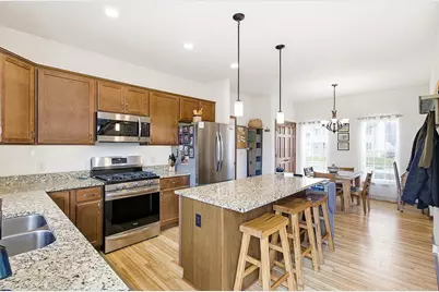 706  Bridlewood Ln, Watertown, WI 53094 - Photo 5