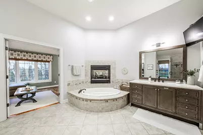 1403 E Bristlecone Dr, Hartland, WI 53029 - Photo 51