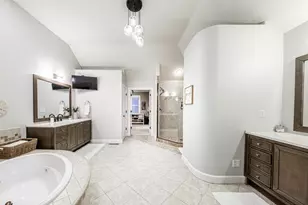 1403 E Bristlecone Dr, Hartland, WI 53029 - Photo 49