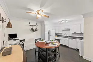 N114W16680 Crown Dr, Germantown, WI 53022 - Photo 9