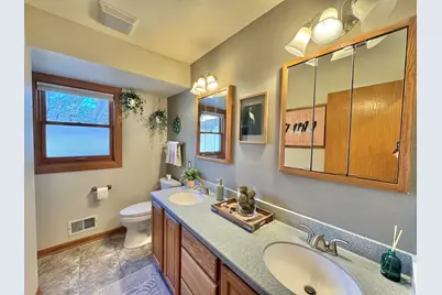 3290  Arroyo Rd, Brookfield, WI 53045 - Photo 25