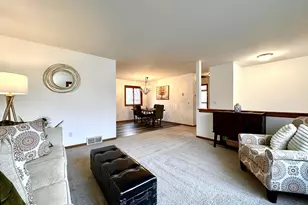 29933 Greenleaf Dr, Burlington, WI 53105 - Photo 5