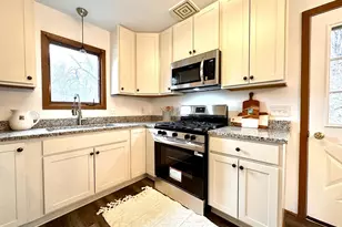 29933 Greenleaf Dr, Burlington, WI 53105 - Photo 3