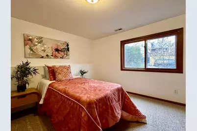 29933  Greenleaf Dr, Burlington, WI 53105 - Photo 9