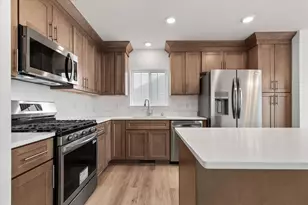 617 Belmont Dr, Watertown, WI 53094 - Photo 3