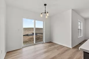 617 Belmont Dr, Watertown, WI 53094 - Photo 7