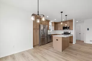 621 Belmont Dr, Watertown, WI 53094 - Photo 7