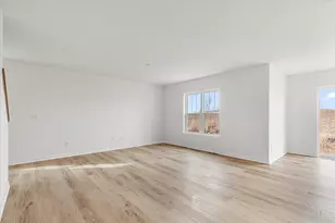 621 Belmont Dr, Watertown, WI 53094 - Photo 9