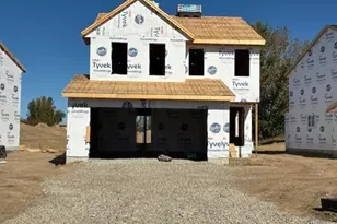 611 Belmont Dr, Watertown, WI 53094 - Photo 1