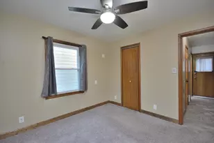 8104 W Center St, Milwaukee, WI 53222 - Photo 11