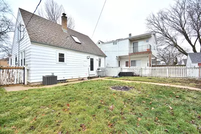 8104 W Center St, Milwaukee, WI 53222 - Photo 29