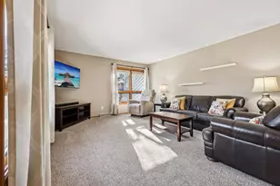 15630 W Ridge Rd, New Berlin, WI 53151 - Photo 5