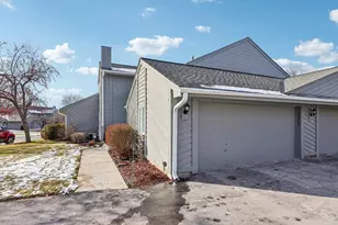 15630 W Ridge Rd, New Berlin, WI 53151 - Photo 3