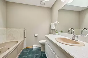 15630 W Ridge Rd, New Berlin, WI 53151 - Photo 27