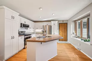 15630 W Ridge Rd, New Berlin, WI 53151 - Photo 11