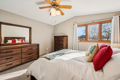 15630 W Ridge Rd, New Berlin, WI 53151 - Photo 23