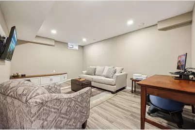 15630 W Ridge Rd, New Berlin, WI 53151 - Photo 17