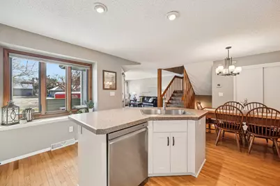 15630 W Ridge Rd, New Berlin, WI 53151 - Photo 13