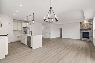 1746 Whalen Dr, Oconomowoc, WI 53066 - Photo 7