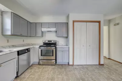 7850  W Van Beck Ave #7852, Milwaukee, WI 53220 - Photo 5