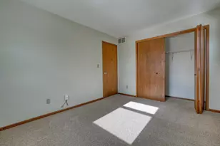 7850 W Van Beck Ave, Milwaukee, WI 53220 - Photo 17