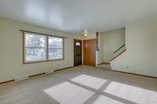 7850 W Van Beck Ave, Milwaukee, WI 53220 - Photo 11