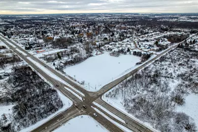 2707 W Puetz St, Franklin, WI 53132 - Photo 5