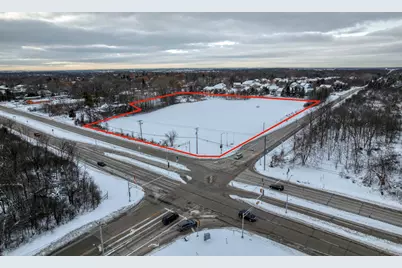 2707 W Puetz St, Franklin, WI 53132 - Photo 7