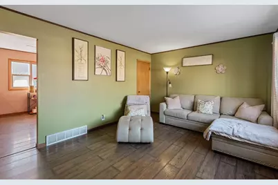 8527 W Allerton Ave, Greenfield, WI 53228 - Photo 5