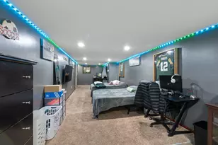 8527 W Allerton Ave, Greenfield, WI 53228 - Photo 17