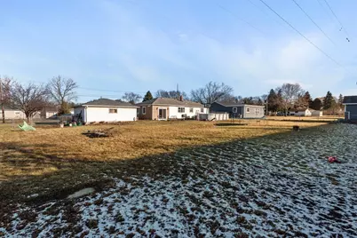 8527 W Allerton Ave, Greenfield, WI 53228 - Photo 19