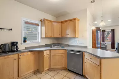 1751 N Franklin Pl, Milwaukee, WI 53202 - Photo 7