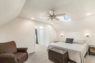 1751 N Franklin Pl, Milwaukee, WI 53202 - Photo 15