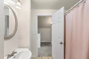 1751 N Franklin Pl, Milwaukee, WI 53202 - Photo 21