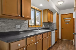 815 Buchholz St, Two Rivers, WI 54241 - Photo 7