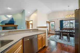 17795 W Jacob's Dr, New Berlin, WI 53146 - Photo 13