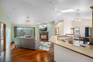 17795 W Jacob's Dr, New Berlin, WI 53146 - Photo 5