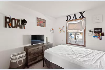 806  Memorial Dr, Kewaskum, WI 53040 - Photo 13