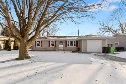 806  Memorial Dr, Kewaskum, WI 53040 - Photo 1