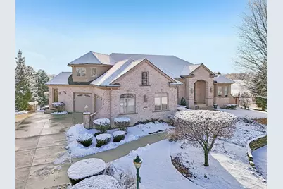 1701 E Bristlecone Dr, Hartland, WI 53029 - Photo 1