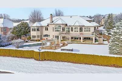 1701 E Bristlecone Dr, Hartland, WI 53029 - Photo 5