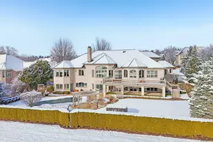 1701 E Bristlecone Dr, Hartland, WI 53029 - Photo 5