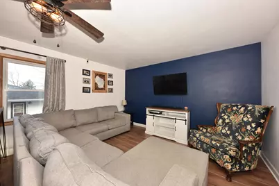 917  Lincoln Dr, West Bend, WI 53095 - Photo 9