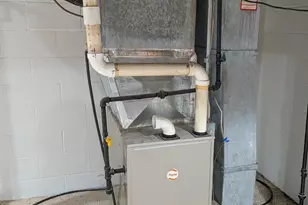 5817 N 91st St, Milwaukee, WI 53225 - Photo 21