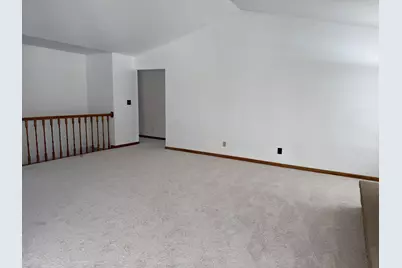 S85W19635  Colonial Ct, Muskego, WI 53150 - Photo 3