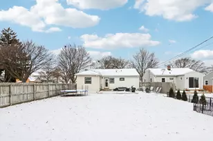 433 W Martin Ln, Milwaukee, WI 53207 - Photo 23