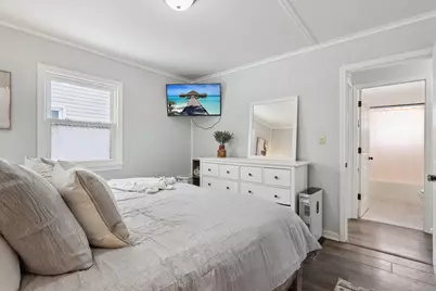 433 W Martin Ln, Milwaukee, WI 53207 - Photo 13