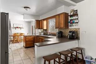 2440 Victoria Dr, Manitowoc Rapids, WI 54220 - Photo 5